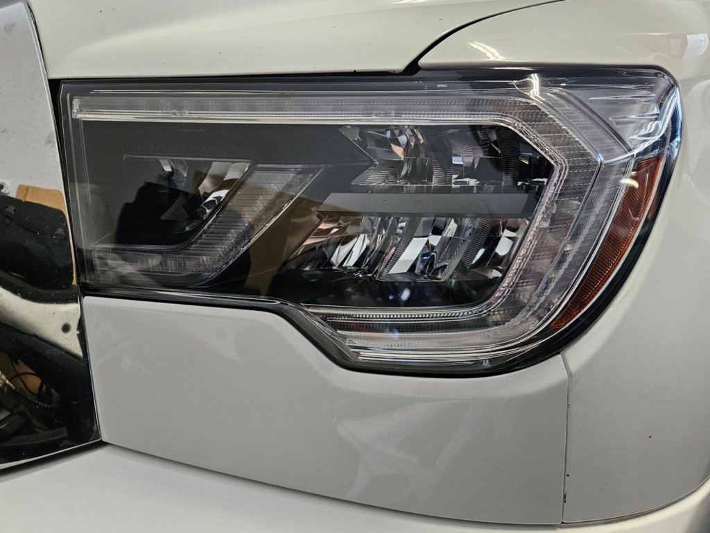 07Tundra_Sequoia head Lamps_2.jpg