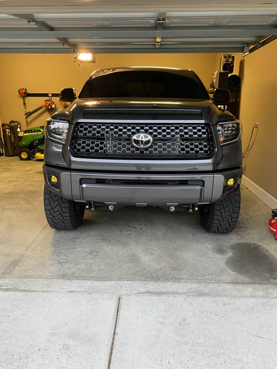 Grille Kit TOYOTA TUNDRA DOUBLE CAB TRD PRO 2021 Grille Kit TOYOTA TUNDRA DOUBLE CAB TRD PRO 2021
