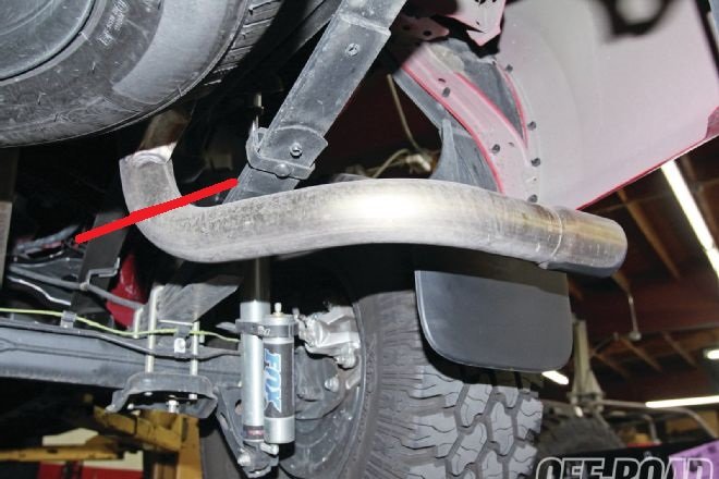 1106or-02-+2010-toyota-tundra-mbrp-off-road-exhaust+stock-exhaust.jpg