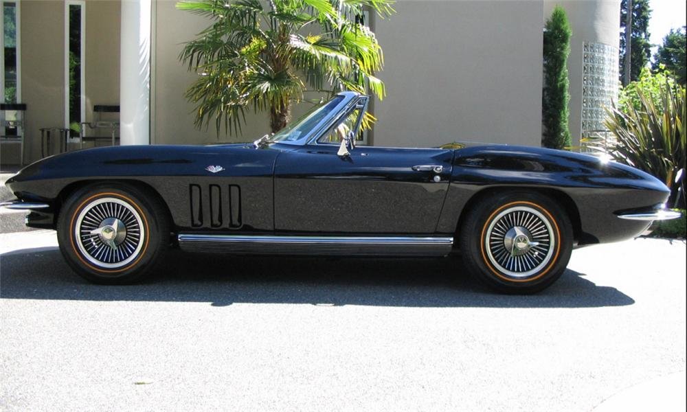 1966 Corvette.jpg