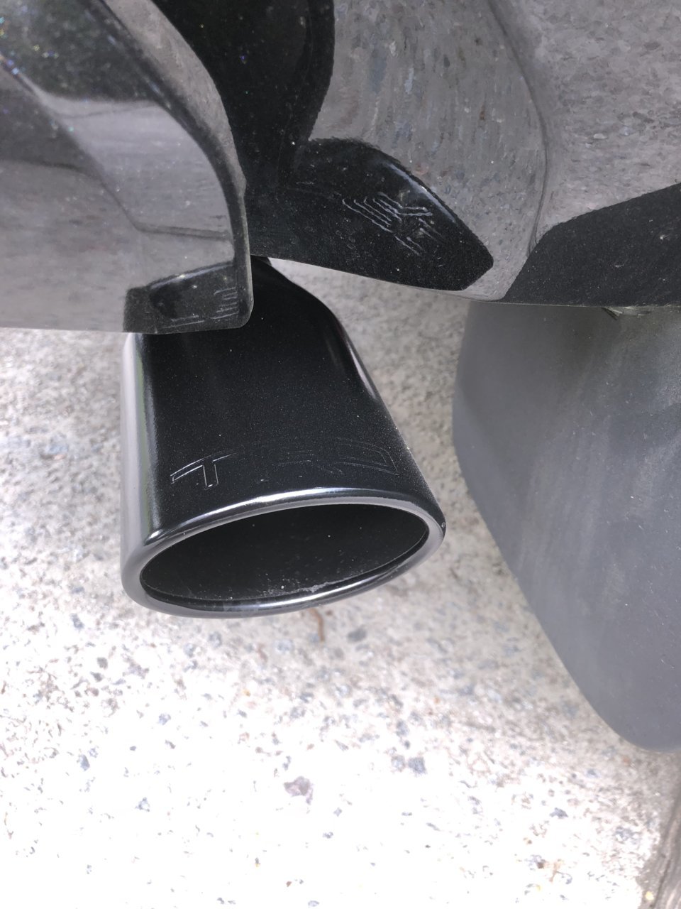 Black exhaust tip | Toyota Tundra Forum
