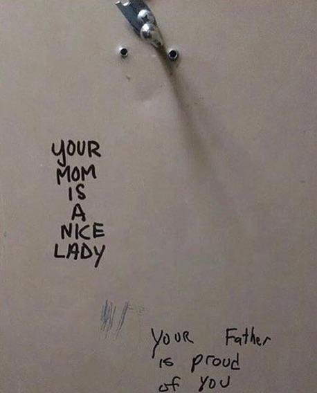 1qrywd55e4y51.jpg