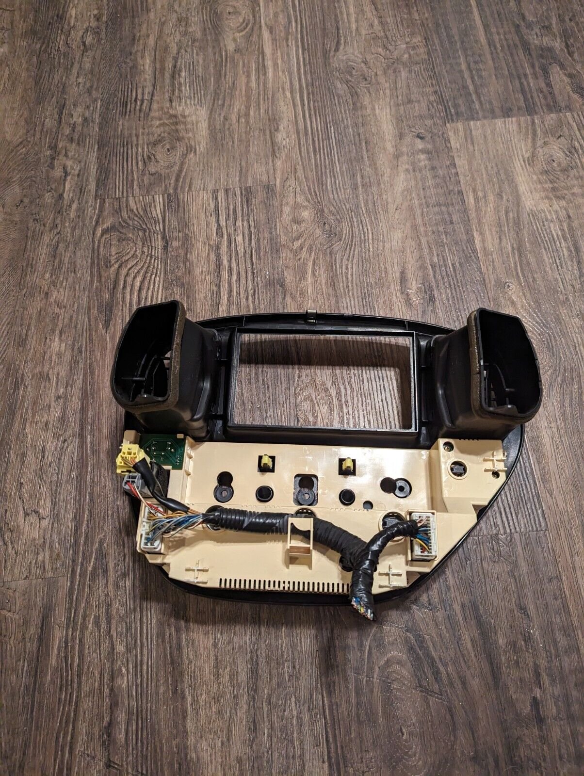 1st Gen Tundraintergrated Clock Heater circuit board.jpg