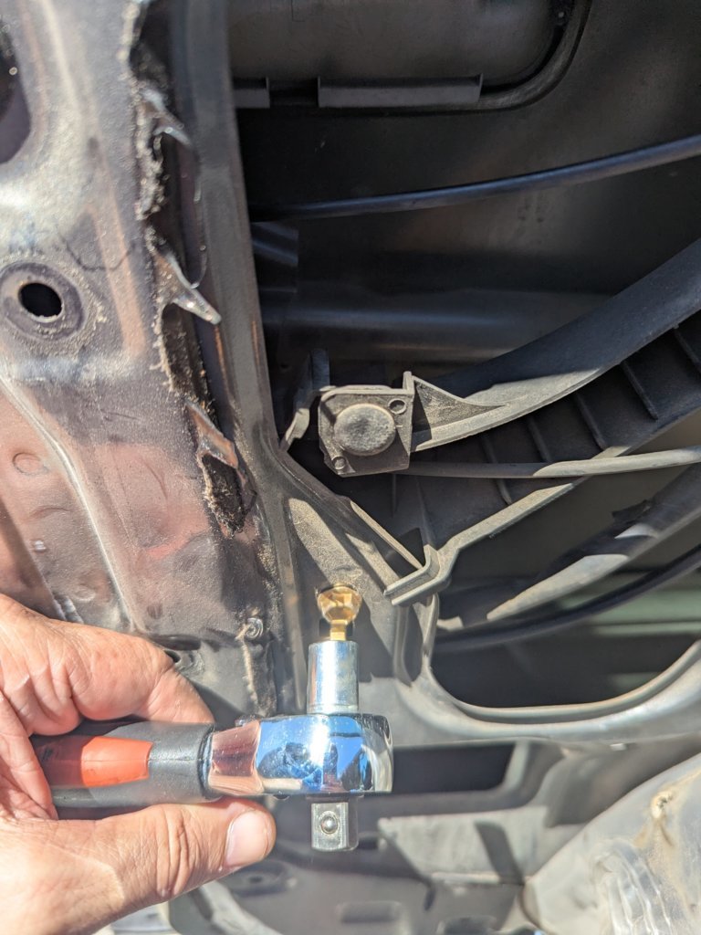 2.5 Remove lower hex screw.jpg