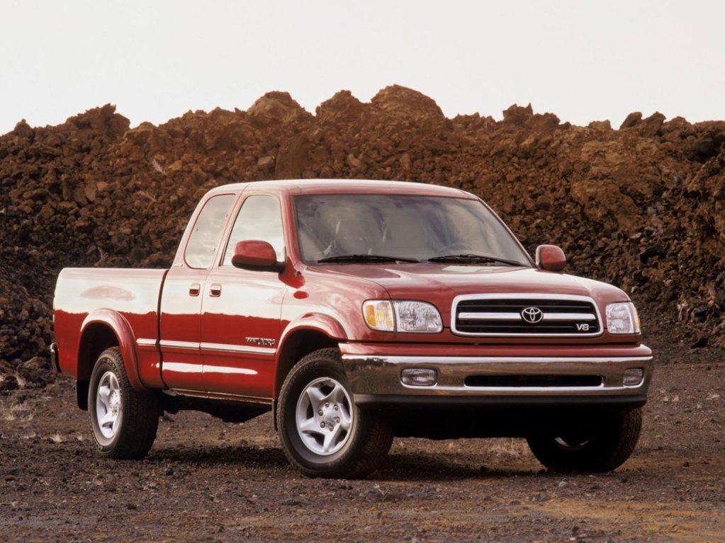 2000-Toyota-Tundra-EX-Marketing-01.jpg