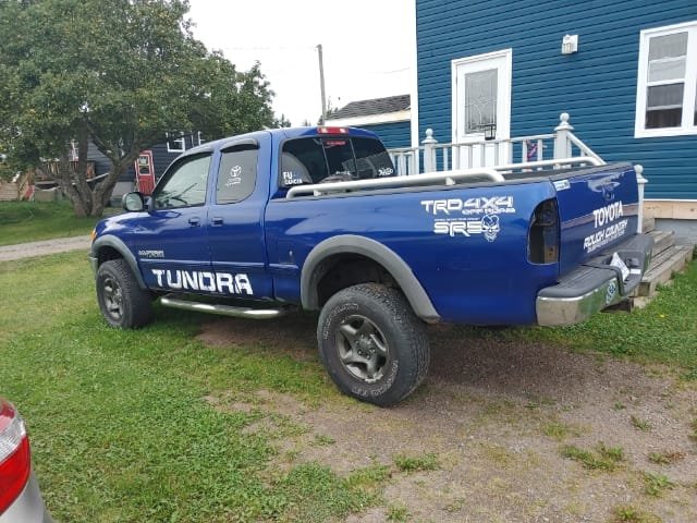 2001 tundra.jpg