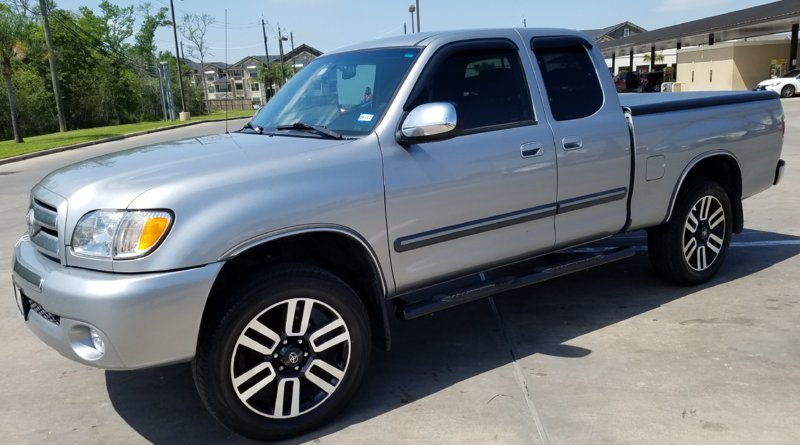 2003 Toyota Tundra-1.jpg