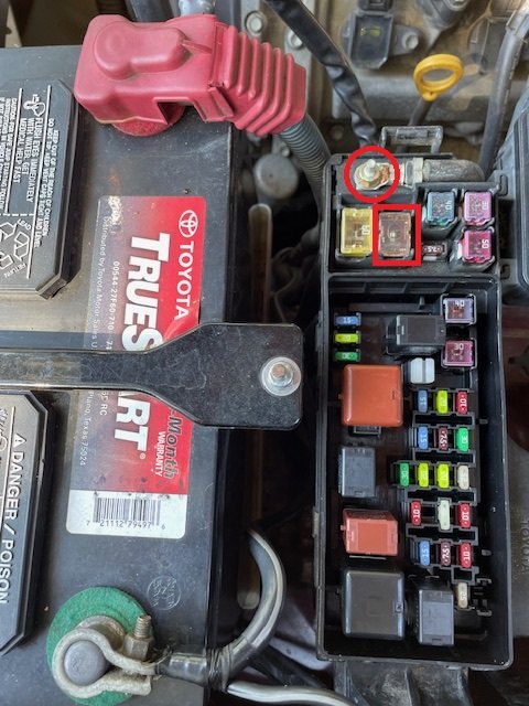 2004 DC fuse panel.jpg