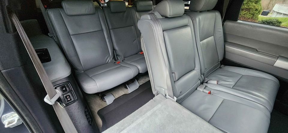 2008 Toyota Sequoia Limited_16.jpg