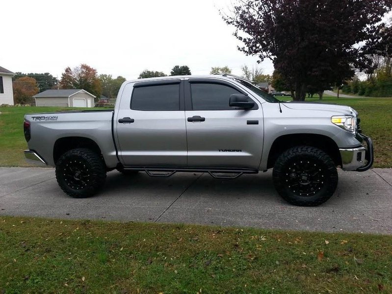 2015 tundra side view.jpg