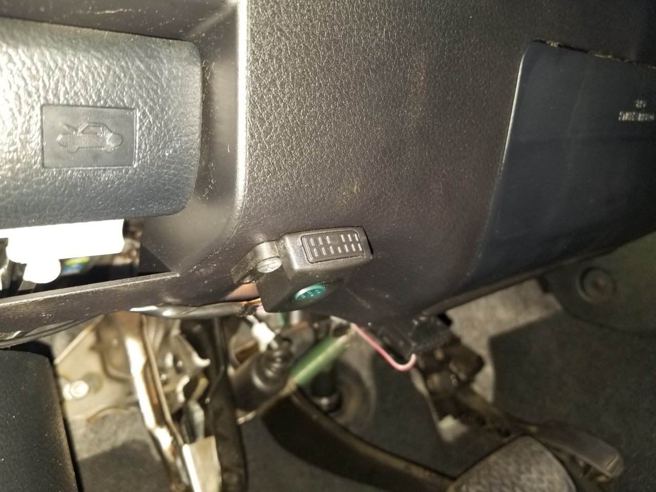 Mystery button under dash | Toyota Tundra Forum