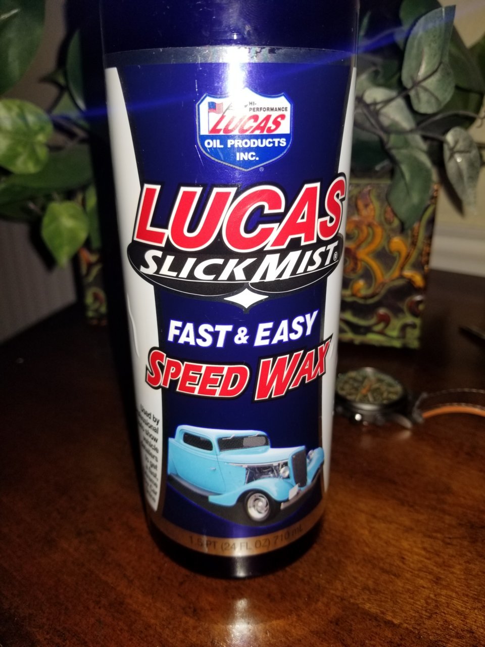 Dust magnet-Lucas slick mist speed wax