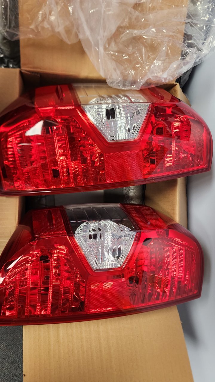 2020 stock tail lights.jpg