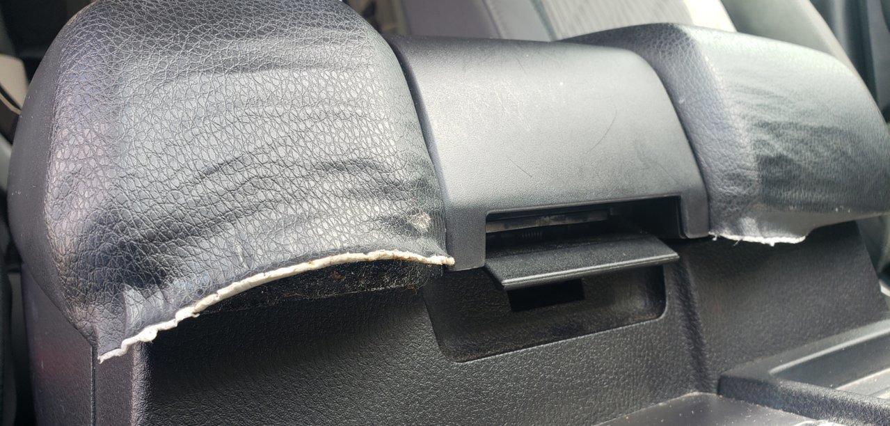 Center console lid issue | Toyota Tundra Forum