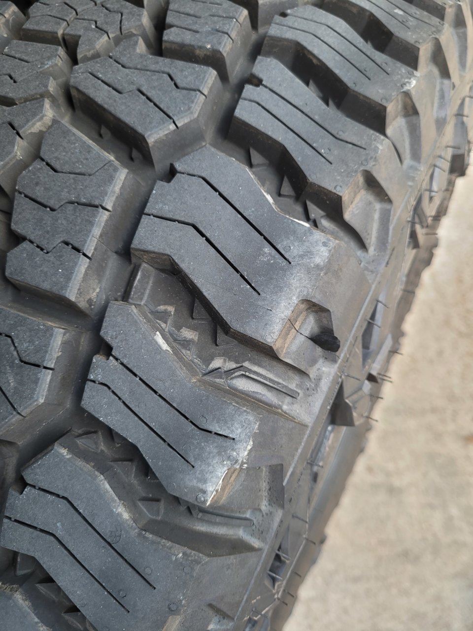 Arriba 124+ imagen goodyear wrangler tire pressure - Tienganhlungdanh