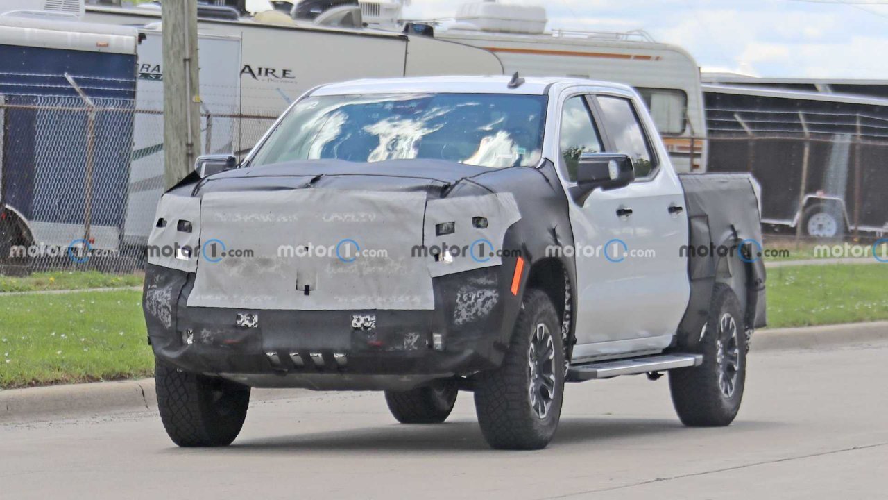 2022-chevrolet-silverado-zr2-trail-boss-spy-shots.jpg