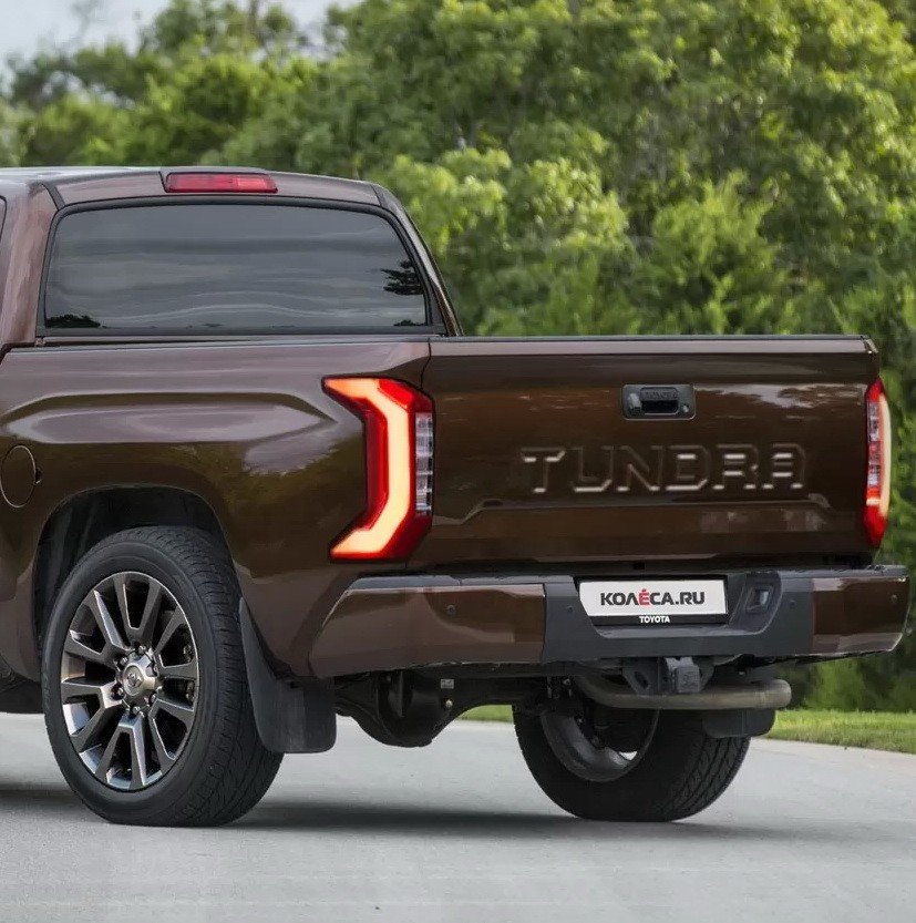 2022-toyota-tundra-leaked-photos-reveal-trd-pro-trim-level-in-all-its-glory_13.jpg