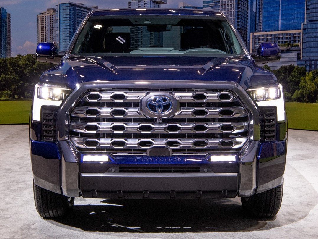 2022-Toyota-Tundra-Platinum-091921-3 (2).jpg