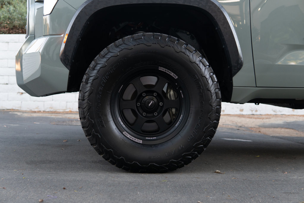 2023-toyota-tundra-5TFJC5DB7PX024737-16.jpg