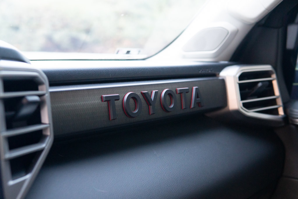 2023-toyota-tundra-5TFJC5DB7PX024737-34.jpg