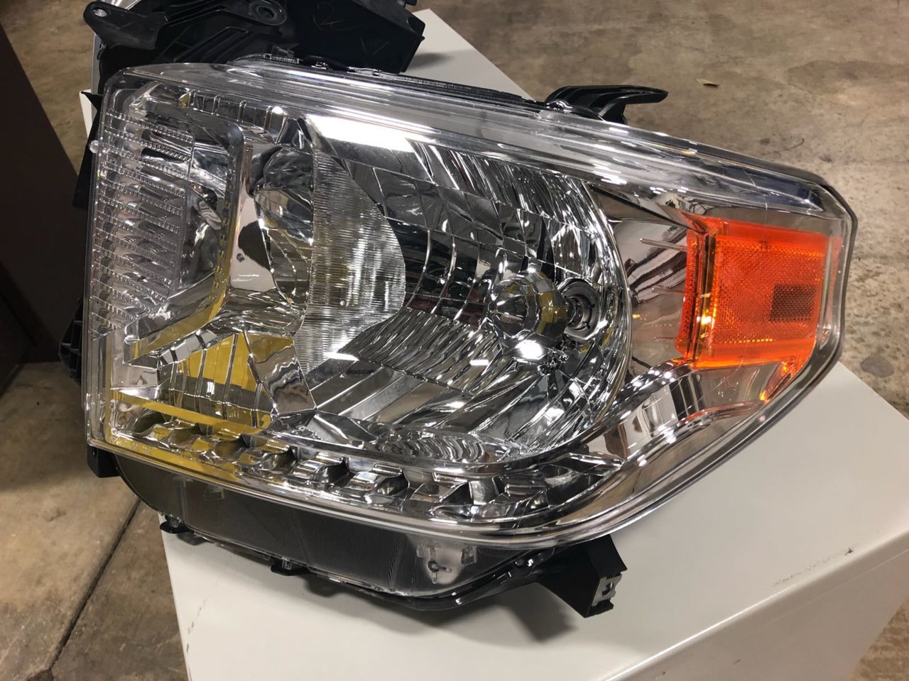 2017 SR5 Headlight Pair - New Take Off | Toyota Tundra Forum