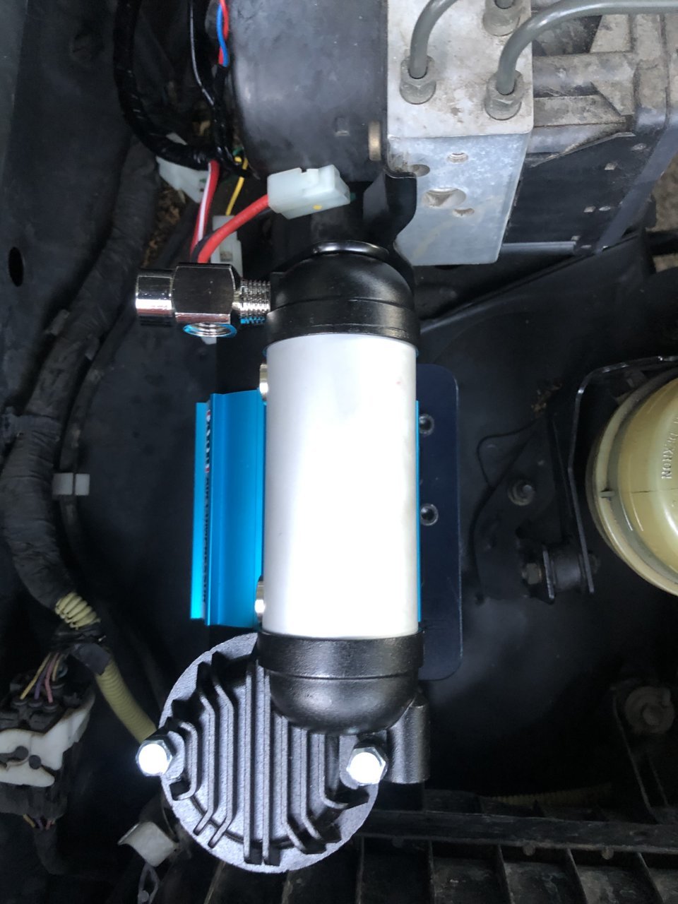 Air compressor install location on First Gen? | Toyota Tundra Forum
