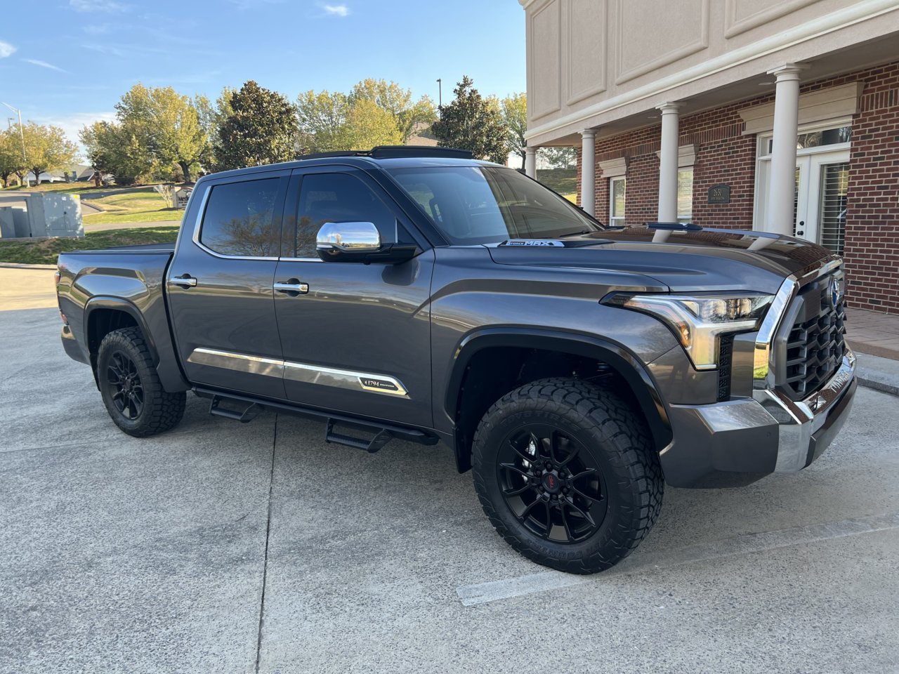 23 Tundra.jpg