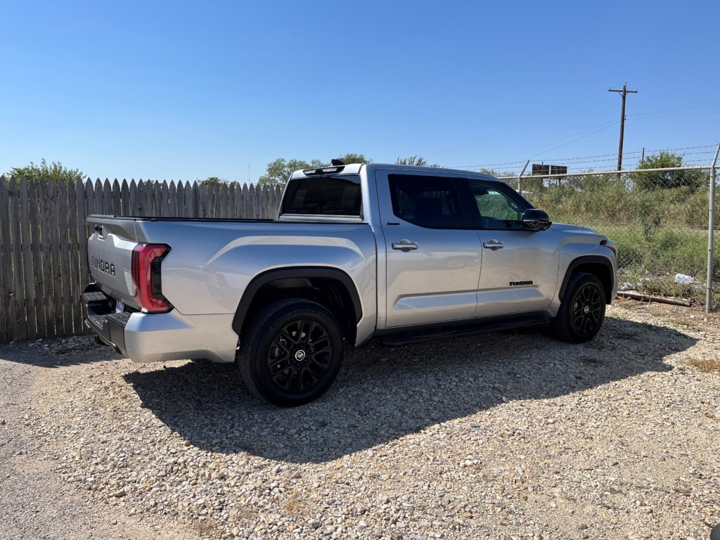 24 TUNDRA 3.jpg