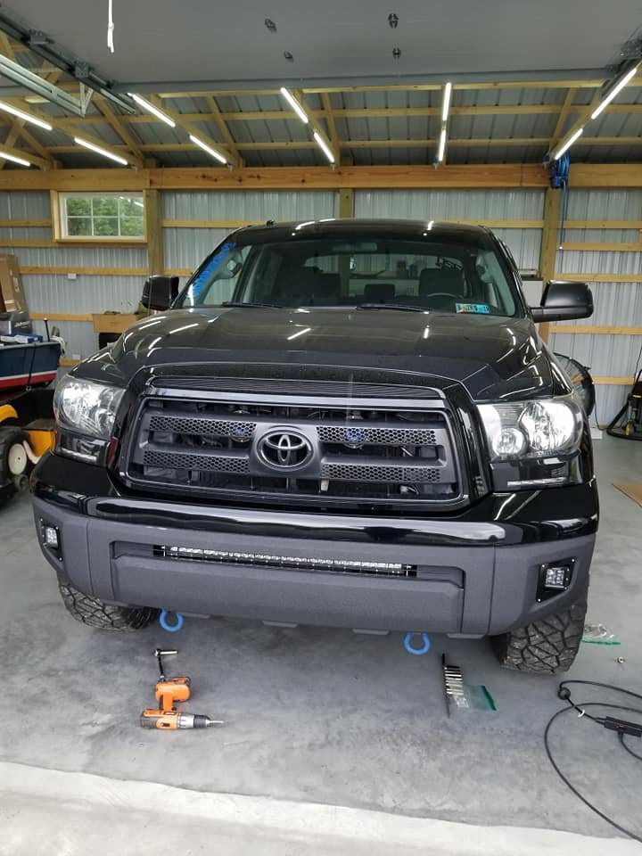 NEW Painted To Match RIGHT Front Bumper End for 2014-2019 Toyota Tundra w// Park