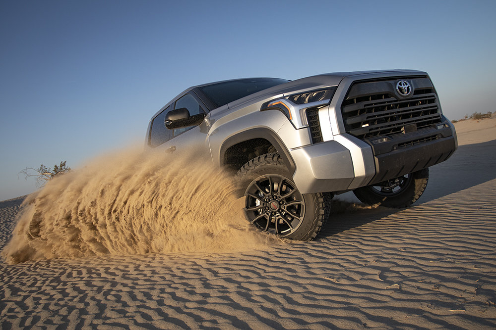 4-01-lifted-3rd-gen-toyota-tundra-off-road-roost-dunes-sand-web.jpg