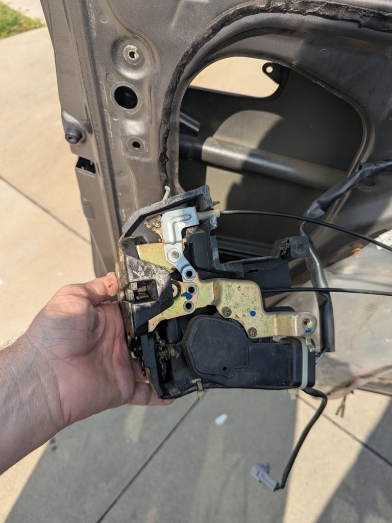 5.8 Can't unplug wires at the lower right.jpg