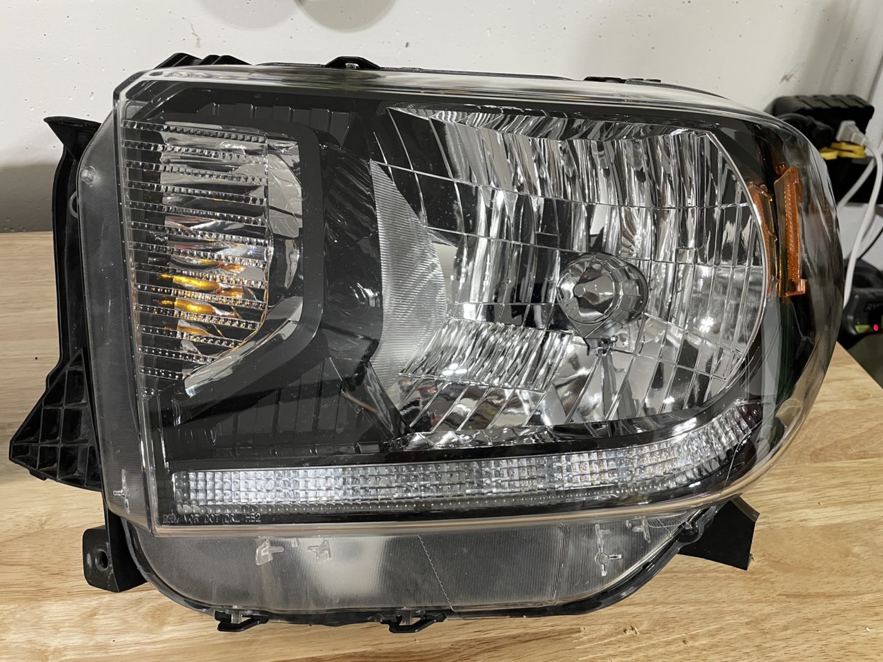 **SOLD** 2019 OEM Halogen headlight assemblies -$150 | Toyota Tundra Forum