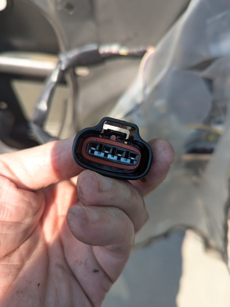 6.2 You tell me how to lift that tab while its plugged in.jpg