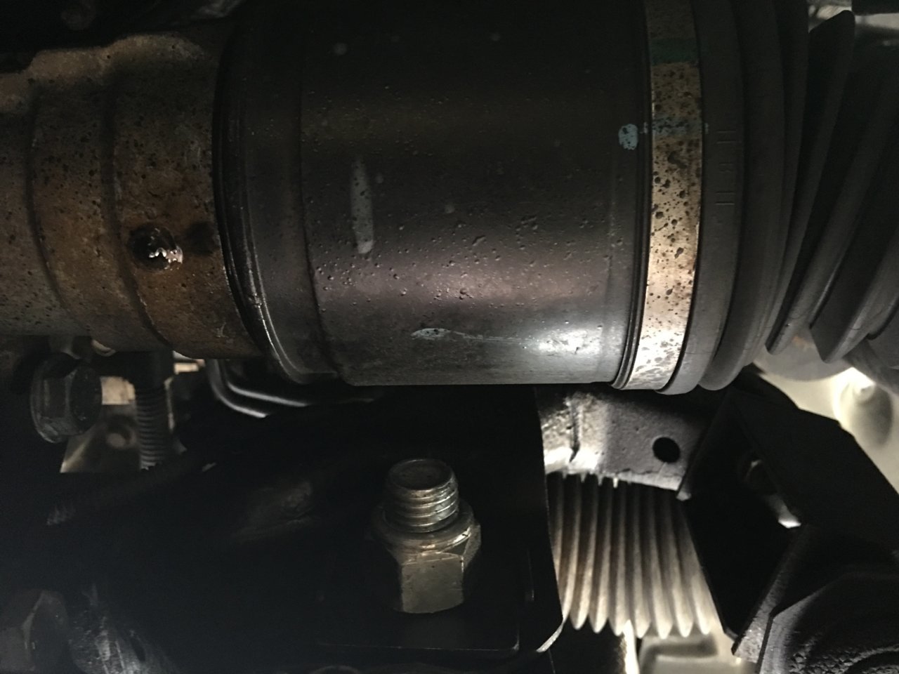 is this an axle seal leak toyota tundra forum