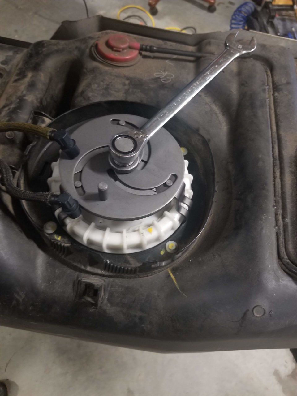 9 - FP cover torque pointer & mark.jpg
