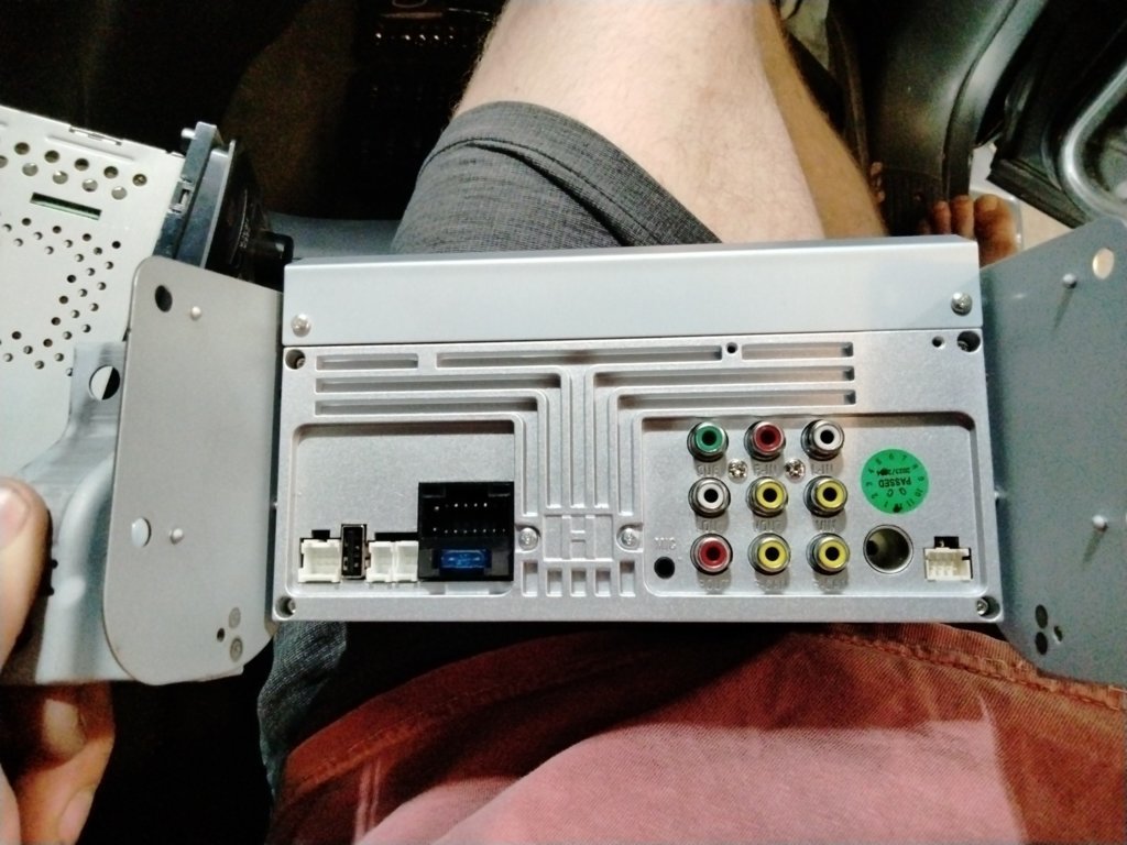 Aftermarket Head Unit.jpg