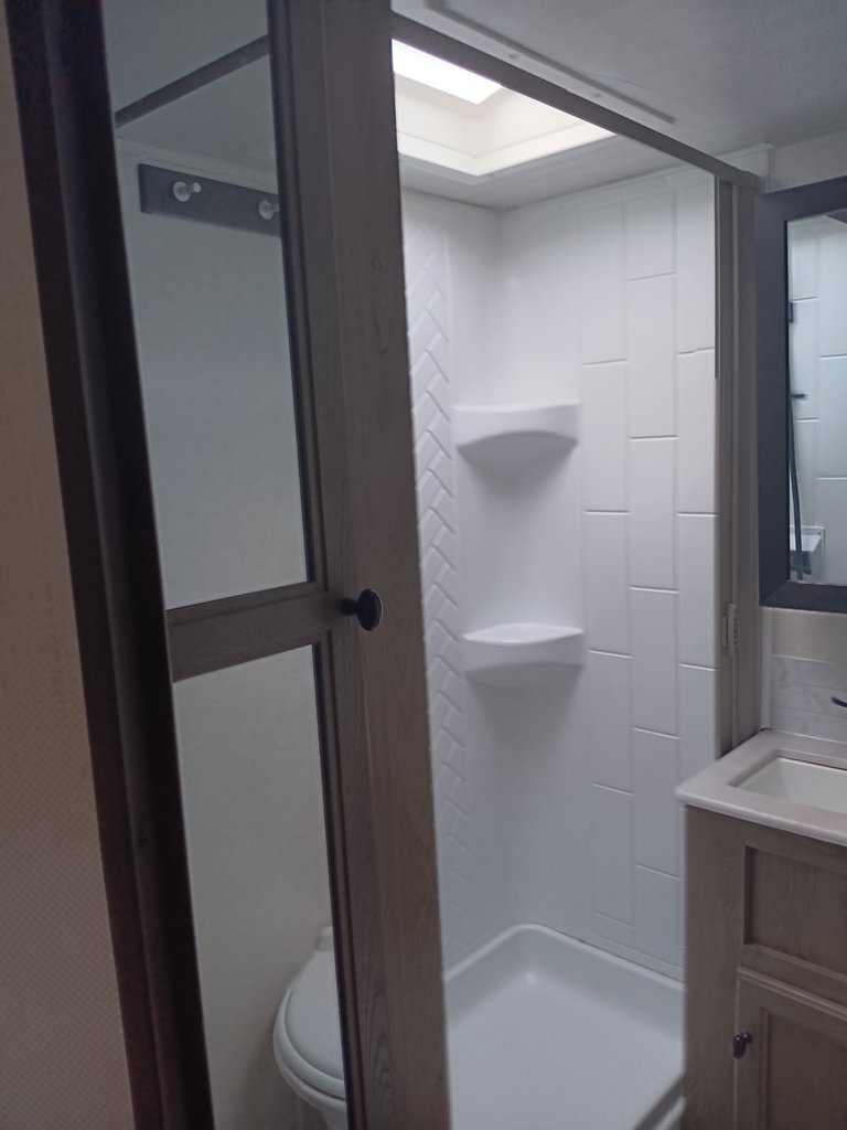 Bathroom 3.jpg