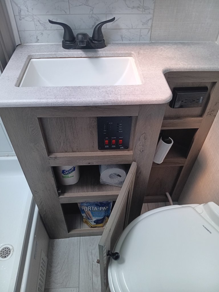 Bathroom 8.jpg