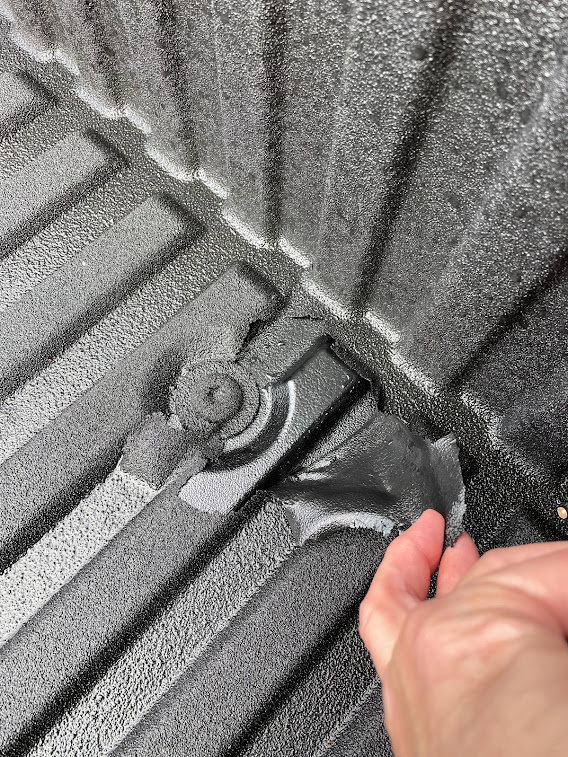 Bedliner tear1.jpg
