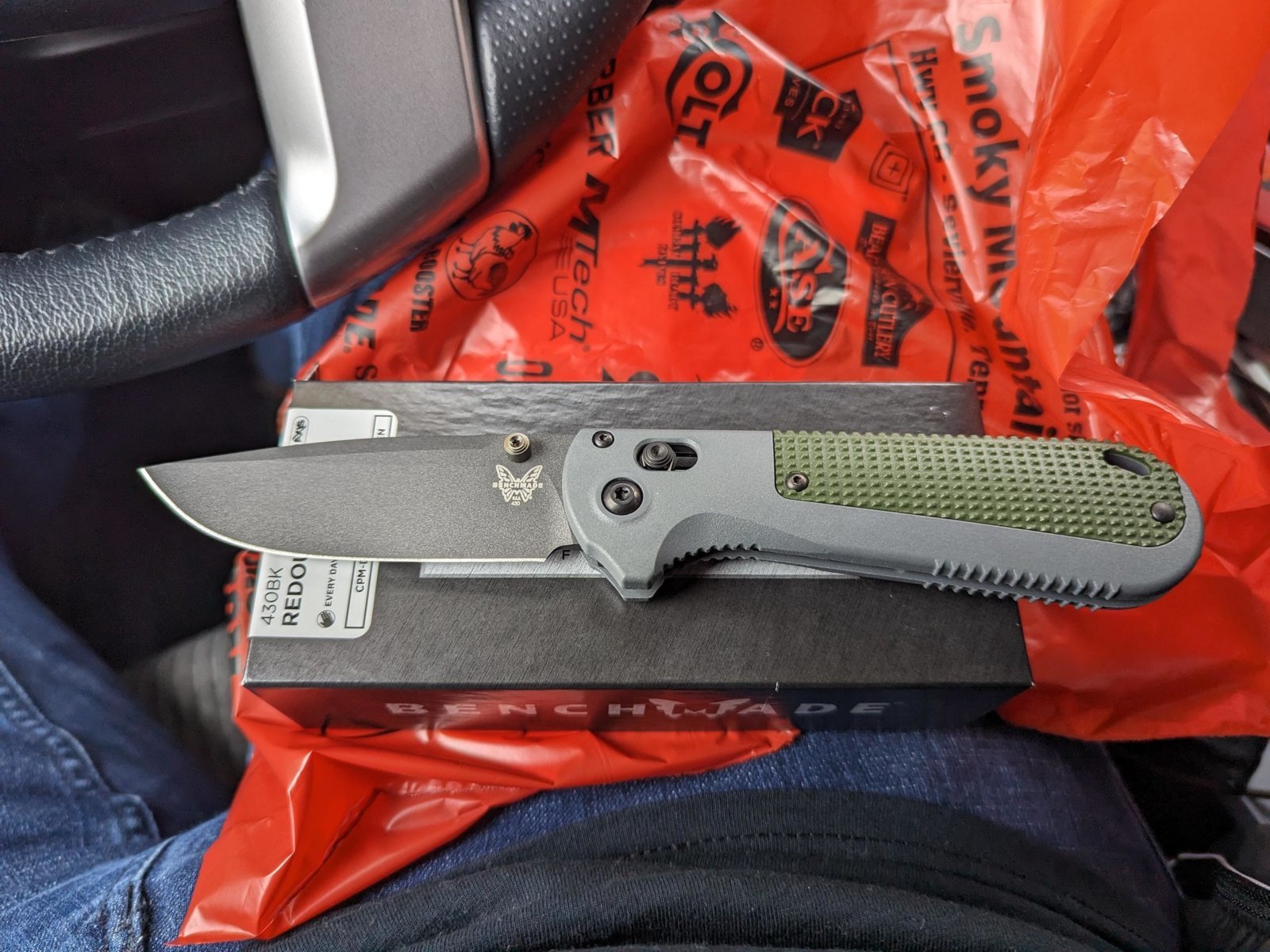 benchmade2.jpg