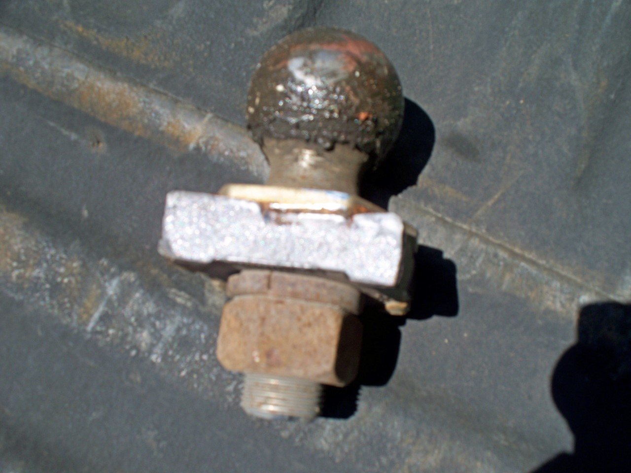 Busted hitch 2.jpg