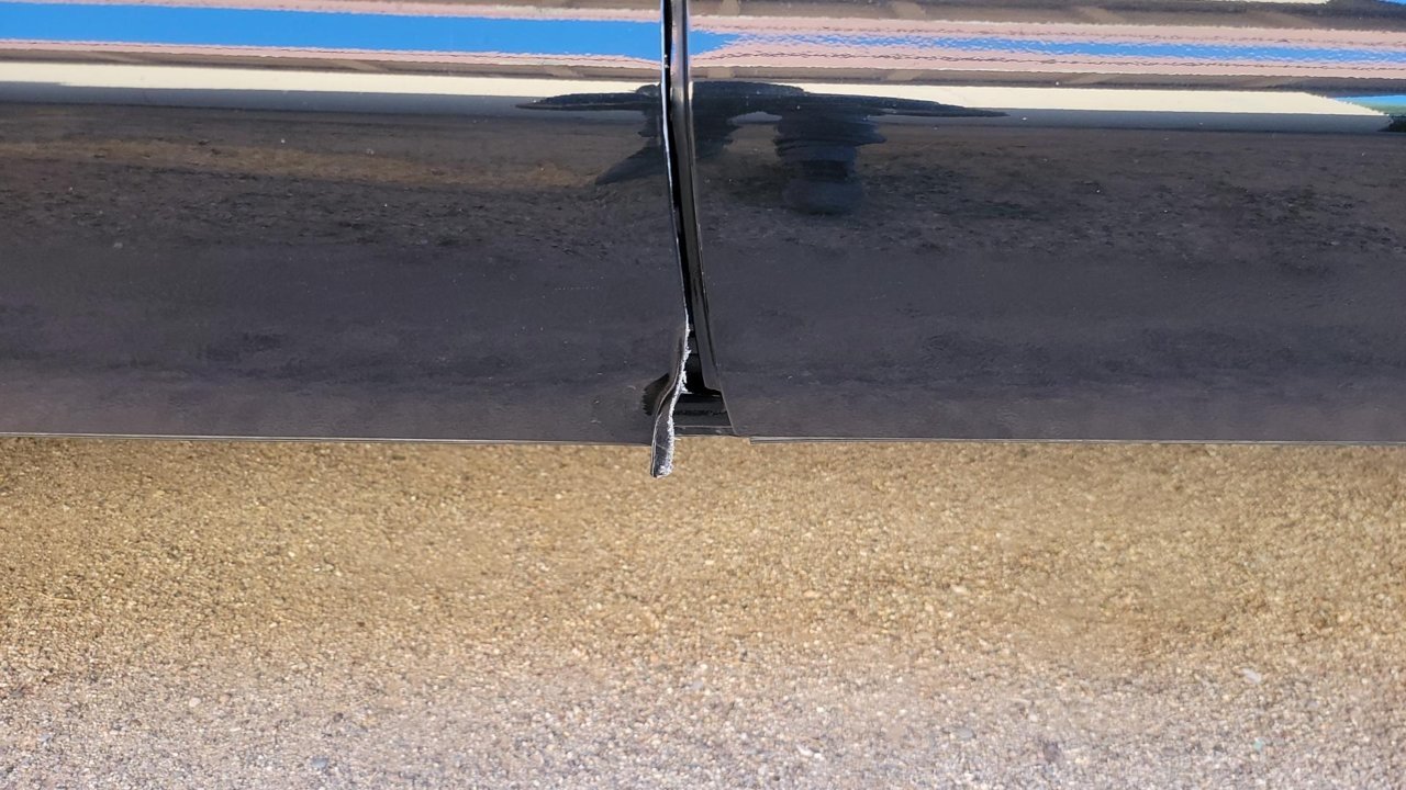 c1e2af07-a159-43f8-8ea8-d30d6753554b-Damage-0.jpg