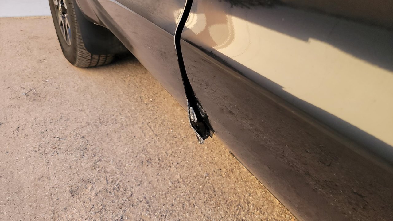 c1e2af07-a159-43f8-8ea8-d30d6753554b-Damage-1.jpg