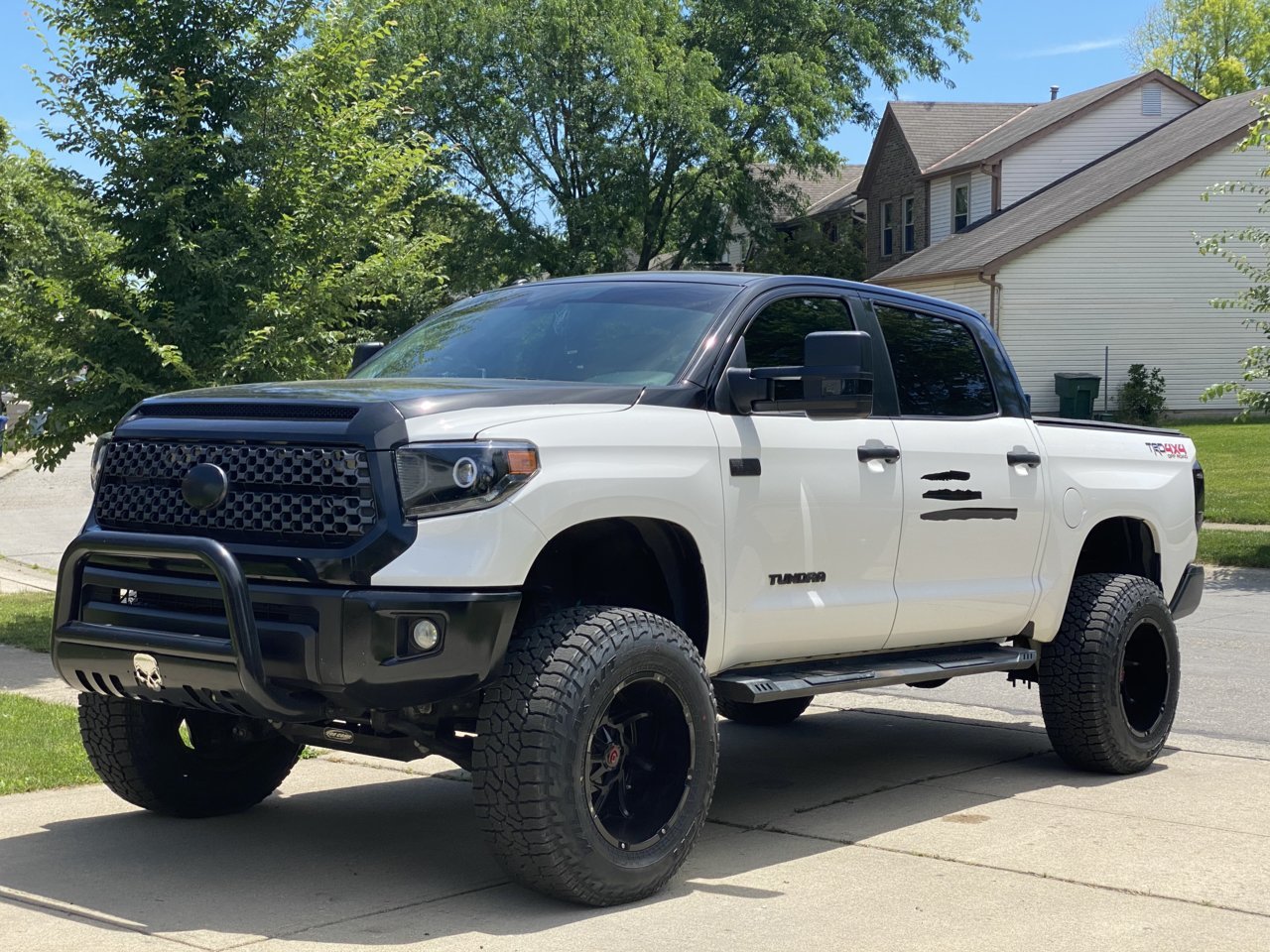 37s with 7 inch lift No trim no Rubbing | Toyota Tundra Forum