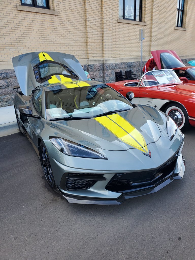C8R 2.jpg