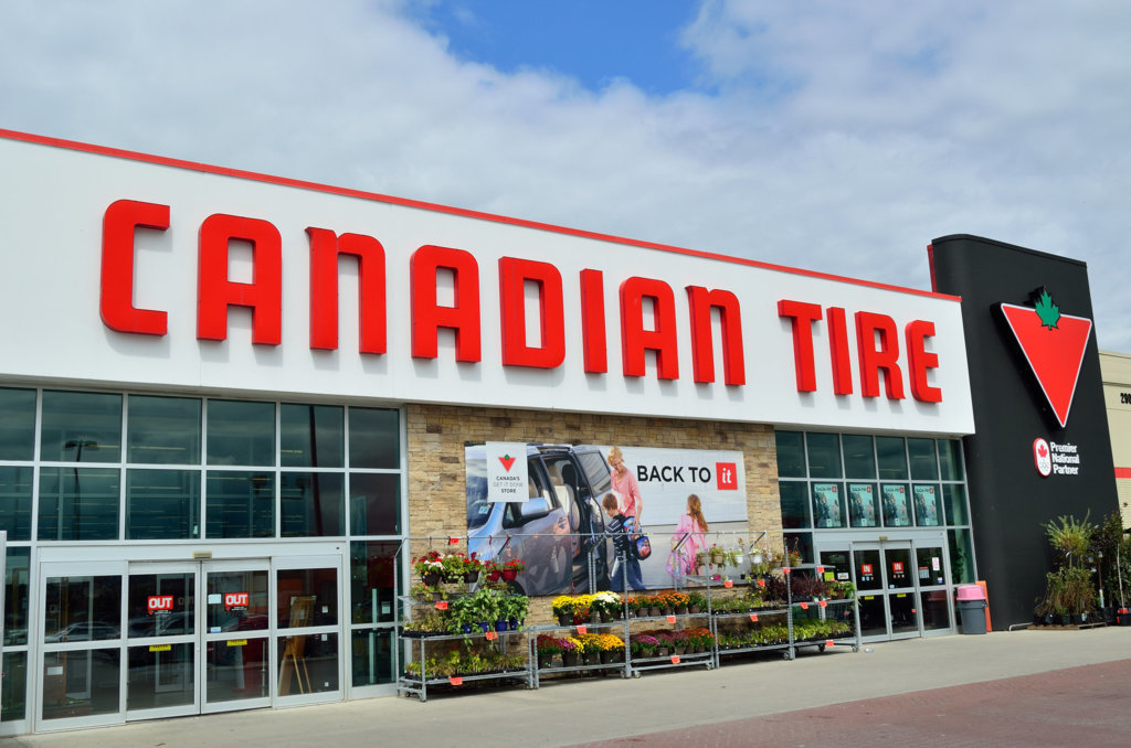 Canadian_Tire_2015.jpg