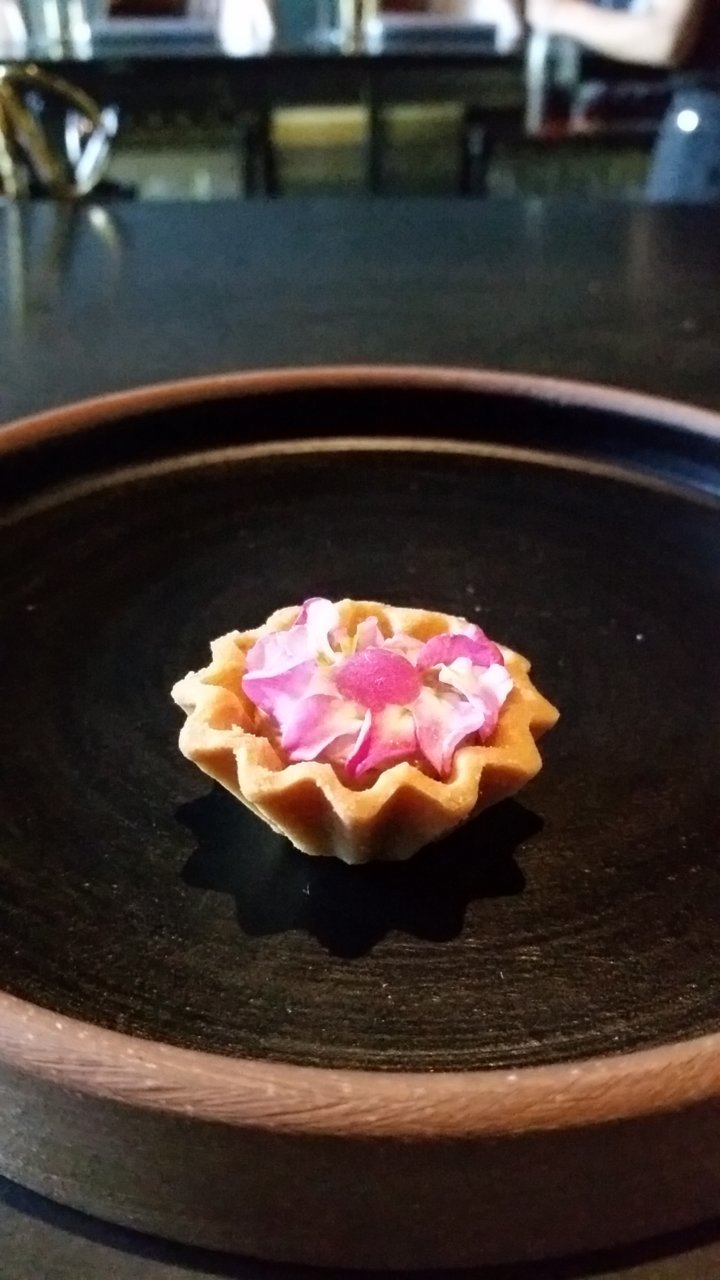 Chicken_liver_mousse_tart[1].jpg