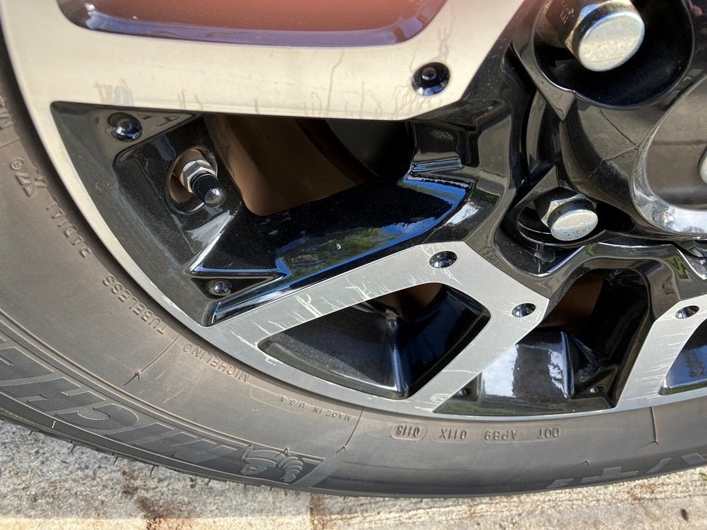 clear-coat-streaks-on-wheels-2024-11-30-_c258c670a8eaa97f851e4db8554237078883d3ee.jpg
