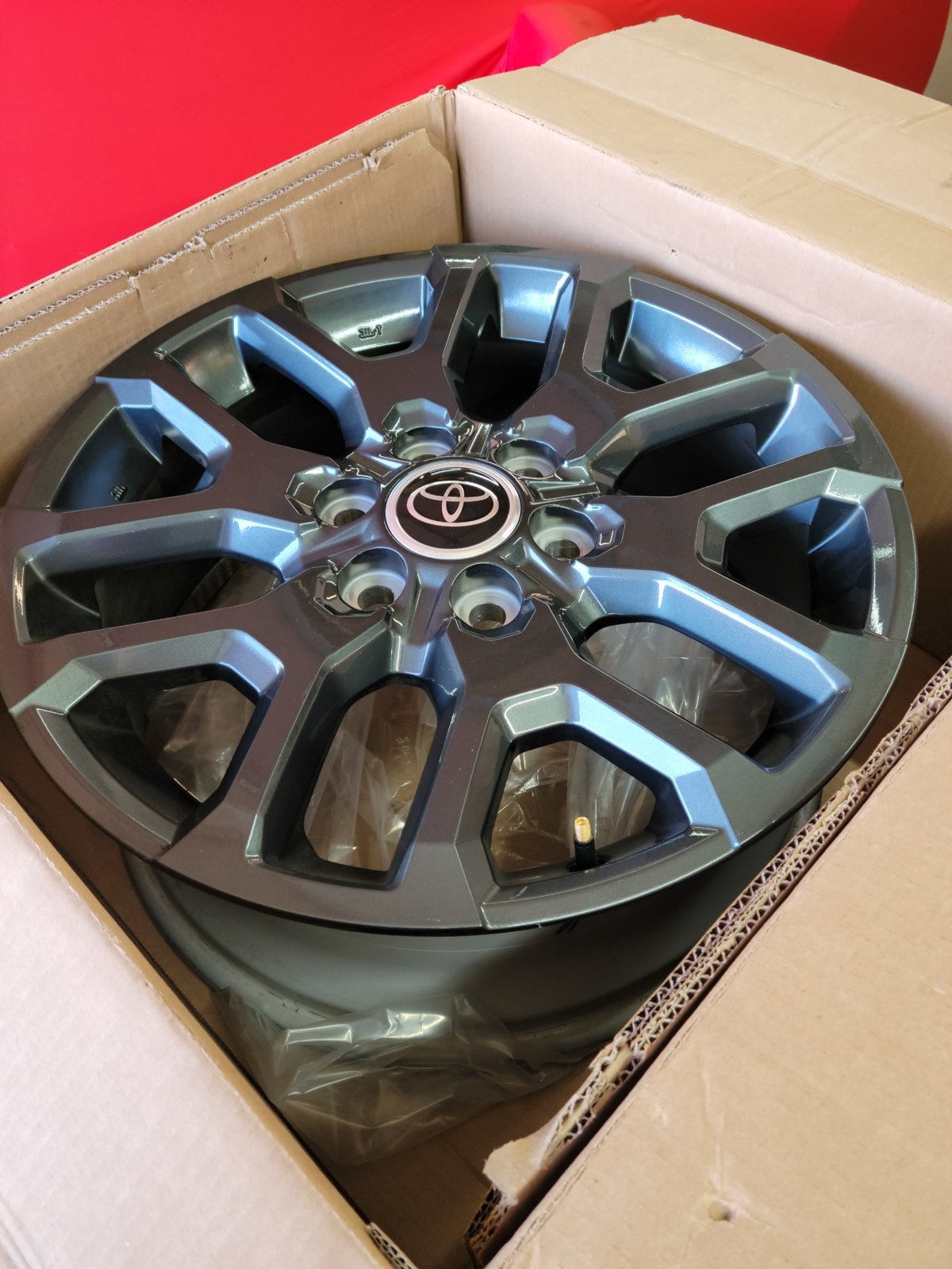 Dark Charchoal Rims.jpg