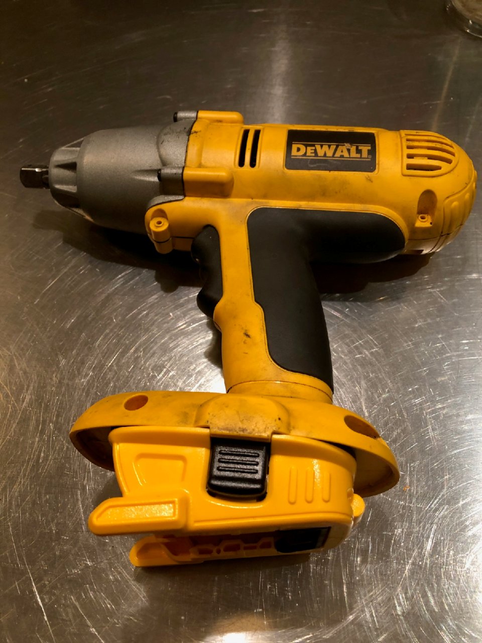dewalt.jpg